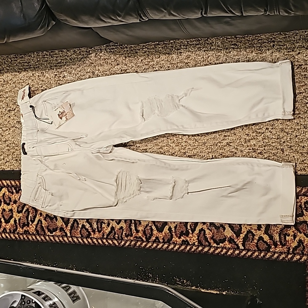Sincerely Jules white jeans ..size medium...new